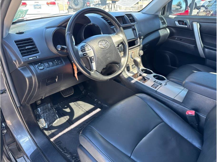 Used 2013 Toyota Highlander SE AWD/4WD image 16