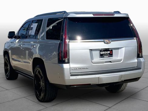 Used 2020 Cadillac Escalade Premium Luxury RWD image 12