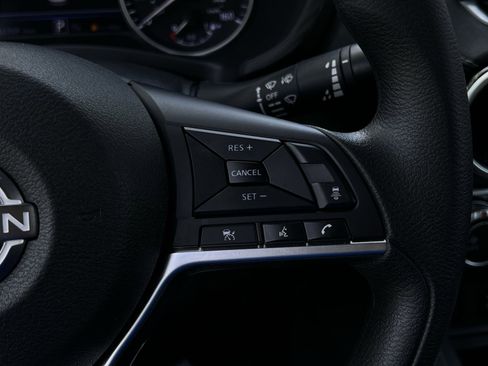 Used 2024 Nissan Sentra SV FWD image 33