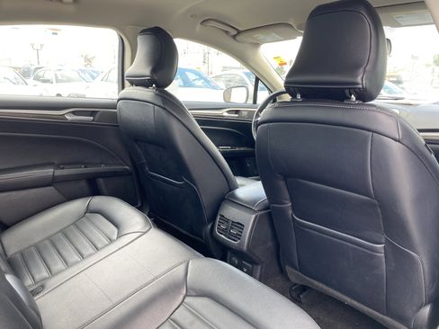 Used 2018 Ford Fusion SE w/ Equipment Group 602A FWD image 25