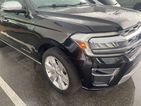 Used 2024 Ford Expedition Max Platinum AWD/4WD image 4