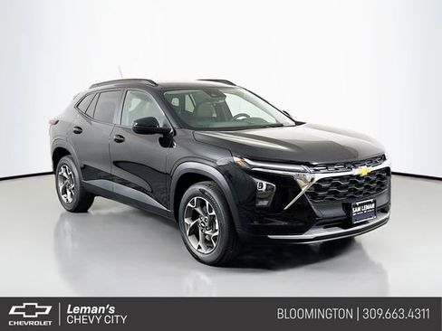 New 2026 Chevrolet Trax LT w/ Driver Confidence Package FWD image 1
