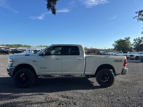Used 2022 RAM 2500 Laramie AWD/4WD image 2