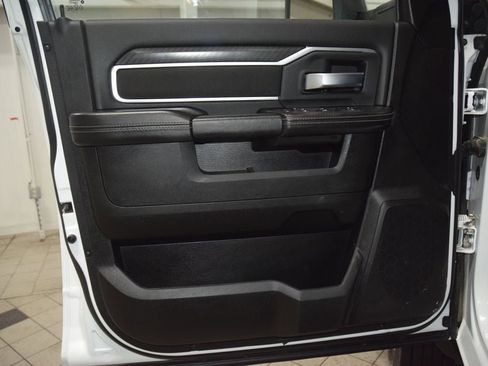 Used 2025 RAM 5500 4x4 Crew Cab image 36