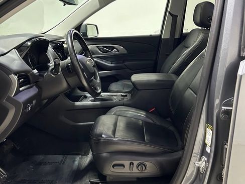 Used 2021 Chevrolet Traverse LT w/ LT Premium Package FWD image 10