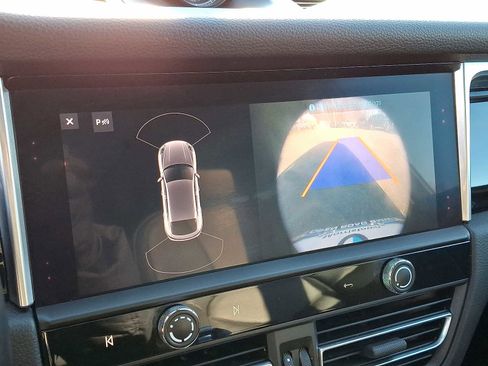 Used 2022 Porsche Macan image 19