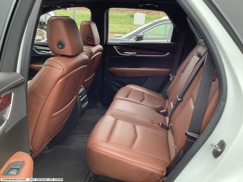 Used 2019 Cadillac XT5 Luxury FWD image 14