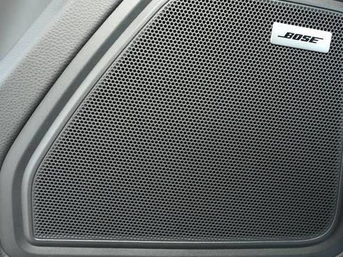 Certified 2025 Porsche Macan AWD/4WD image 31