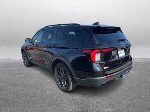 Used 2025 Ford Explorer ST-Line w/ ST-Line Street Pack AWD/4WD image 8