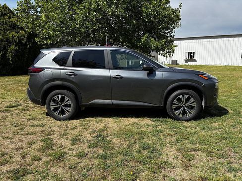 Used 2023 Nissan Rogue SV FWD image 6