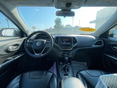 Used 2020 Jeep Cherokee Latitude Plus image 28