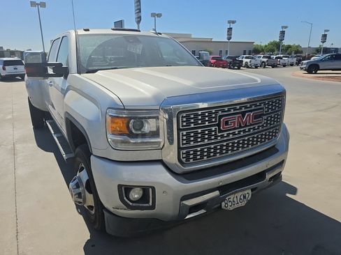 Used 2018 GMC Sierra 3500 Denali AWD/4WD image 2