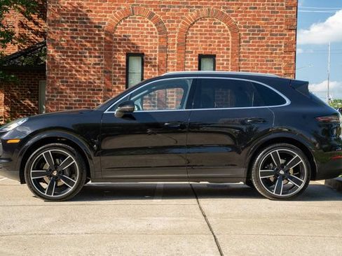 Used 2020 Porsche Cayenne w/ Premium Package AWD/4WD image 8