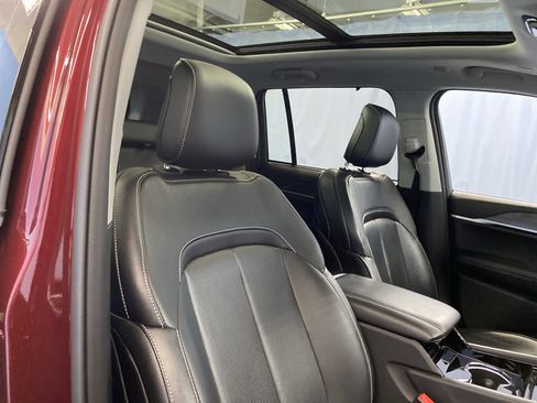 Certified 2023 Jeep Grand Cherokee Limited w/ Luxury Tech Group II image 43