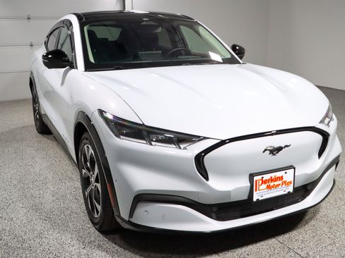 Used 2021 Ford Mustang Mach-E Premium AWD/4WD image 5