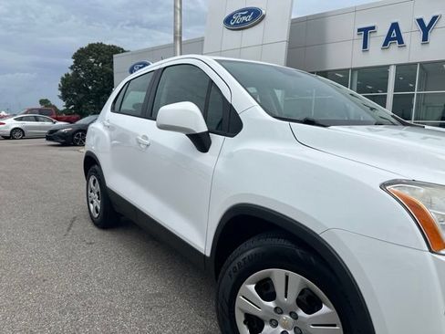 Used 2015 Chevrolet Trax LS FWD image 6
