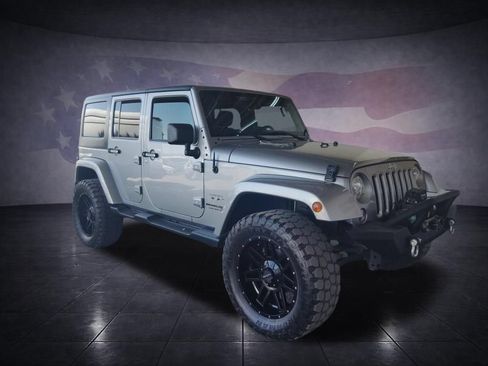 Used 2018 Jeep Wrangler Unlimited Sahara w/ Connectivity Group AWD/4WD image 7