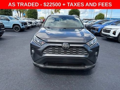 Used 2019 Toyota RAV4 XLE Premium FWD image 2