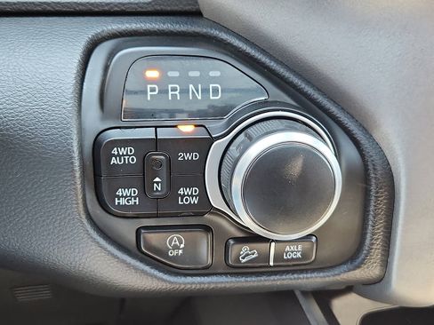 Used 2022 RAM 1500 Big Horn AWD/4WD image 16