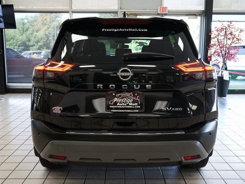 Used 2023 Nissan Rogue SV image 12