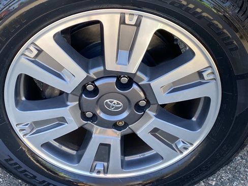 Used 2020 Toyota Tundra Platinum AWD/4WD image 28