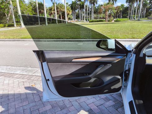 Used 2022 Tesla Model 3 RWD image 23