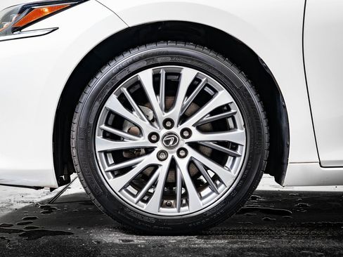 Certified 2019 Lexus ES 350 w/ Accessory Package 2 image 13