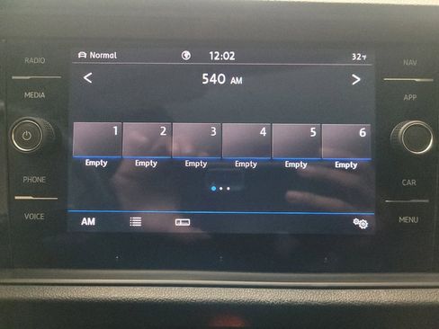 Used 2020 Volkswagen Jetta SEL Premium image 25