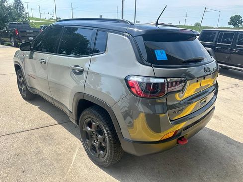 Used 2022 Jeep Compass Trailhawk w/ Trailhawk Convenience Group AWD/4WD image 12