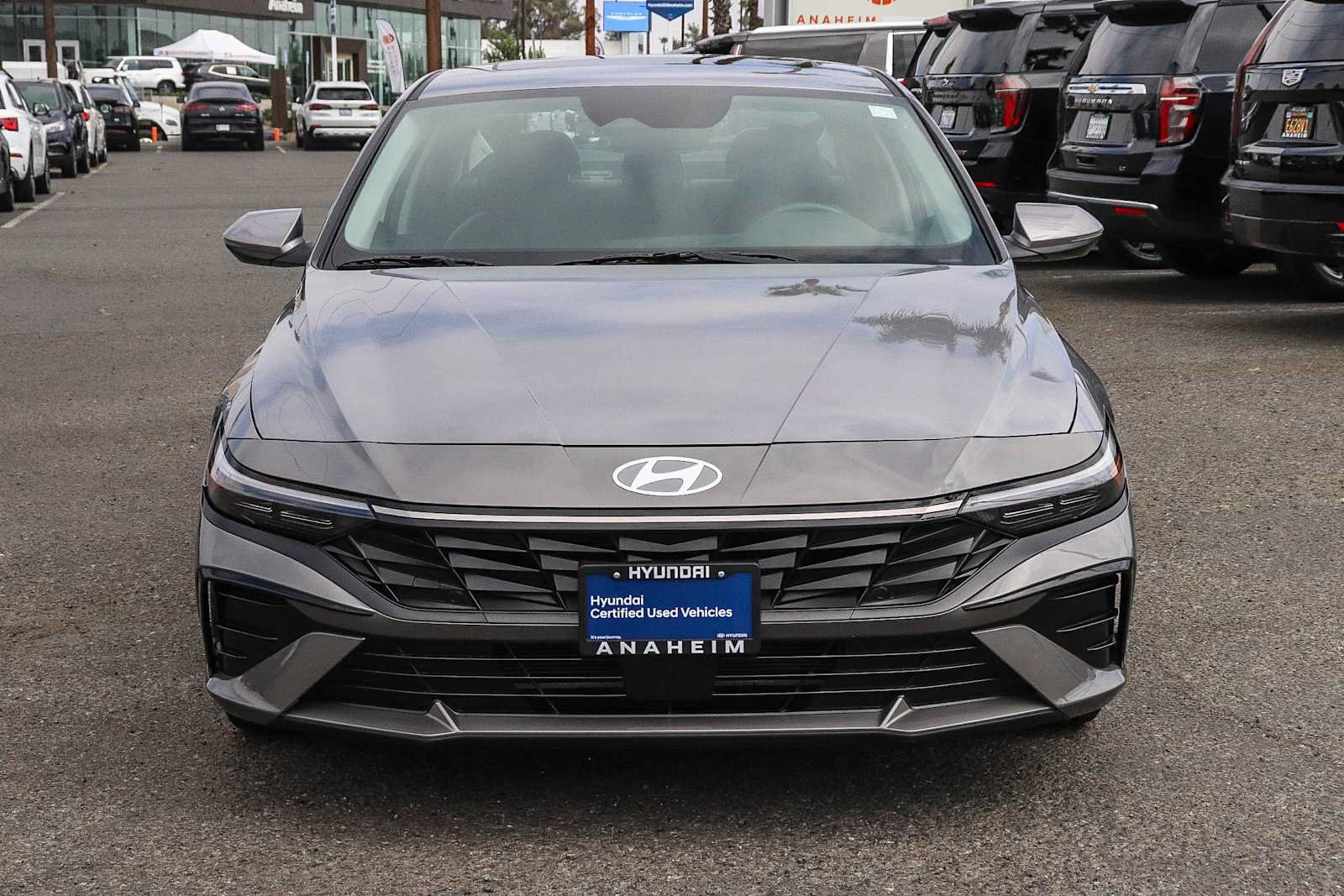 Used 2025 Hyundai Elantra Limited FWD image 2