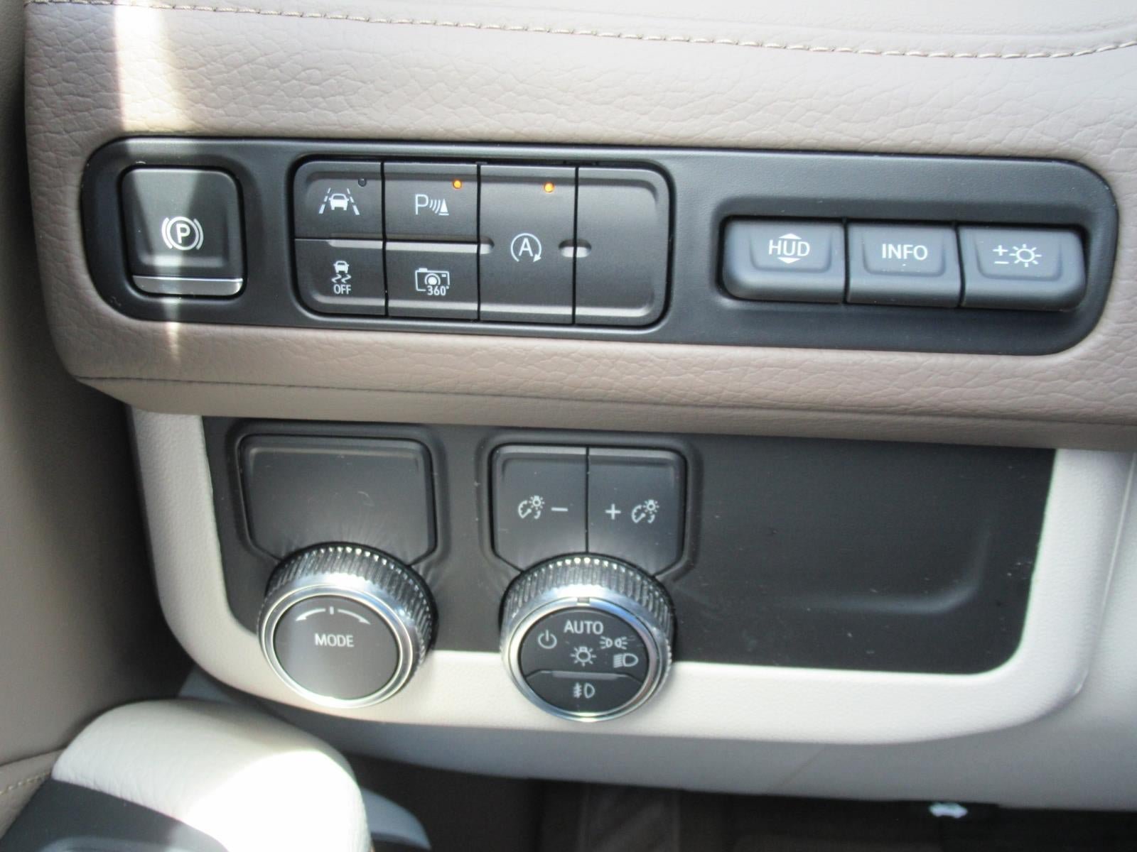 Used 2024 GMC Yukon XL Denali RWD image 25