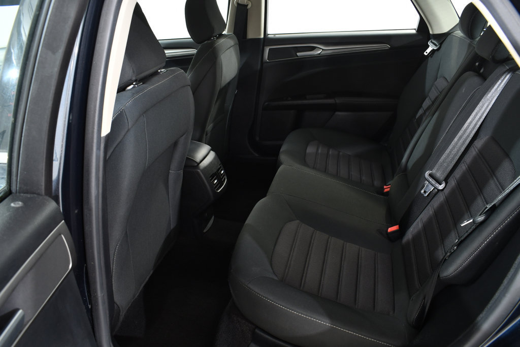 Used 2020 Ford Fusion SE FWD image 16