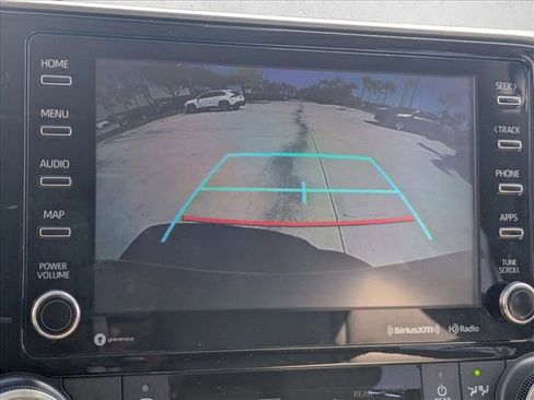 Used 2021 Toyota Highlander XLE image 13