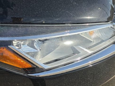 Used 2024 Nissan Kicks SV FWD image 9