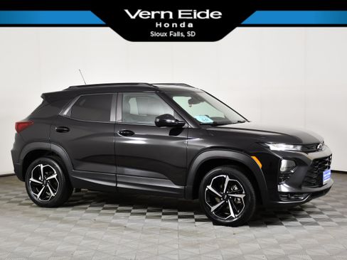 Used 2023 Chevrolet TrailBlazer RS w/ Sun and Liftgate Package AWD/4WD image 1