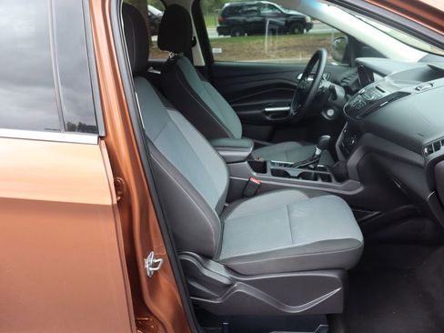 Used 2017 Ford Escape SE w/ SE Cold Weather Package AWD/4WD image 22