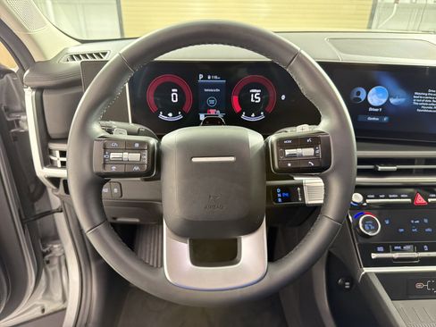 Used 2025 Hyundai Santa Fe SEL FWD image 17
