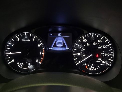 Used 2018 Nissan Pathfinder SV w/ SV Tech Package FWD image 23