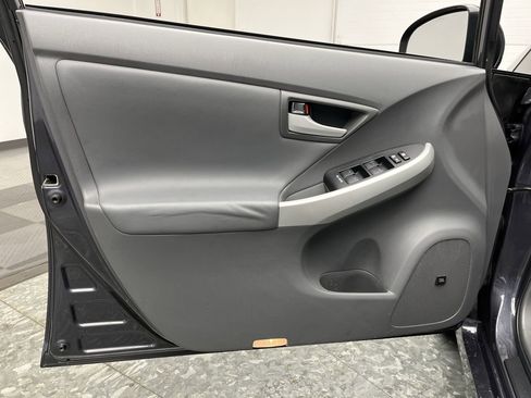 Used 2011 Toyota Prius Four w/ Navigation Pkg FWD image 7
