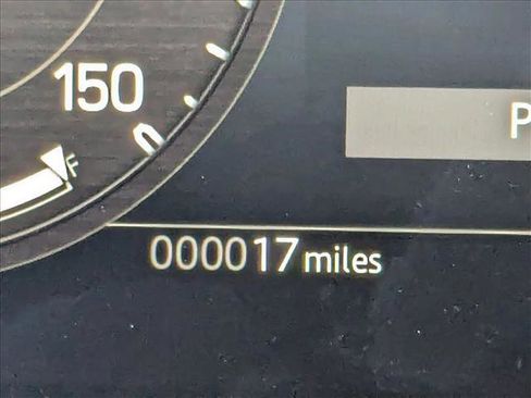 New 2026 Land Rover Defender 110 X-Dynamic SE image 11