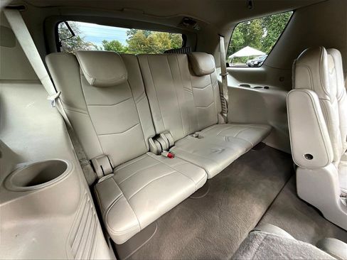 Certified 2020 Cadillac Escalade Luxury image 12