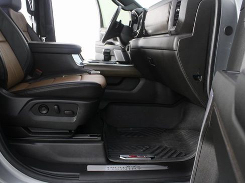 Used 2025 Chevrolet Silverado 1500 High Country w/ Technology Package image 25