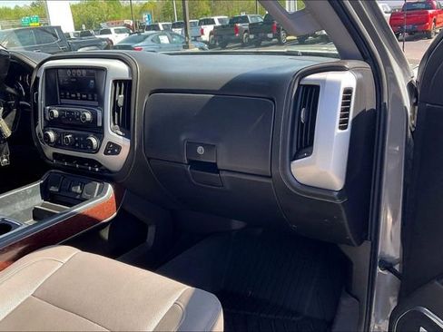 Used 2017 GMC Sierra 1500 SLT w/ SLT Premium Package image 16