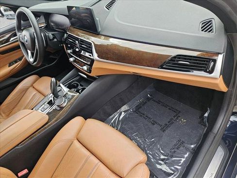 Used 2020 BMW 530i w/ Premium Package RWD image 21
