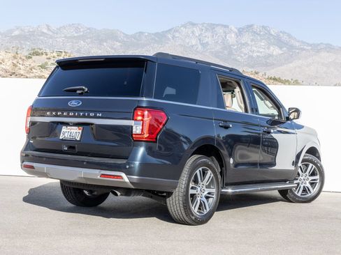 Used 2022 Ford Expedition XLT RWD image 11