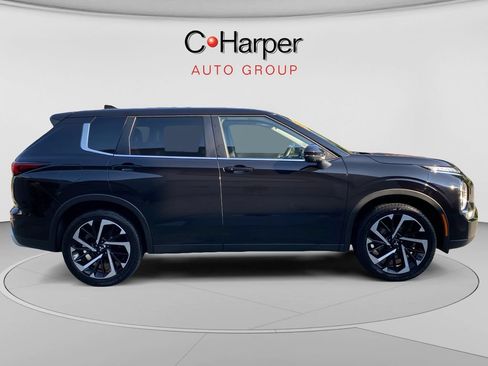 Used 2024 Mitsubishi Outlander SE AWD/4WD image 2