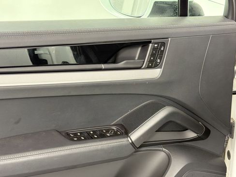 Certified 2024 Porsche Cayenne S AWD/4WD image 15
