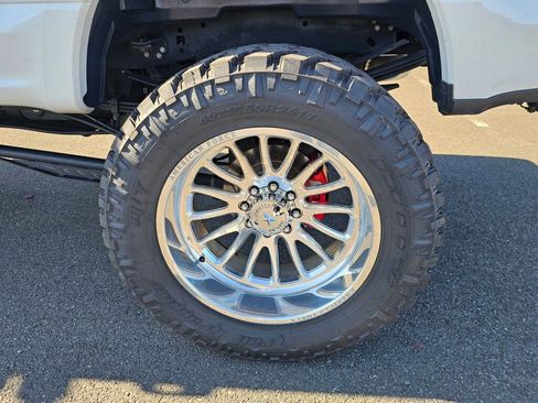 Used 2022 Ford F350 Platinum w/ FX4 Off-Road Package AWD/4WD image 11