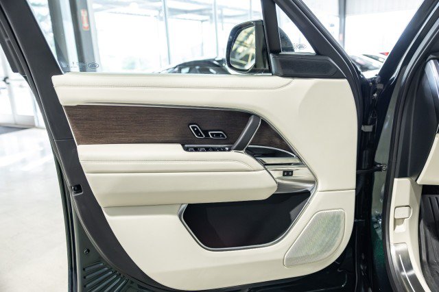 Used 2026 Land Rover Range Rover SE AWD/4WD image 24