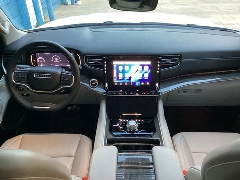 Used 2022 Jeep Wagoneer Series II w/ Premium Group I image 48